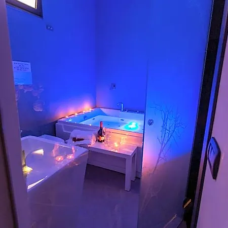 Etnea 208 Luxury Jacuzzi Suite Catania-2